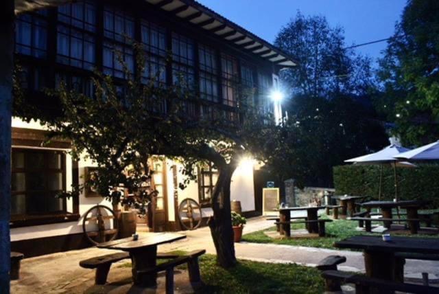 Hotel Restaurante La Carasca Orlé Exteriör bild